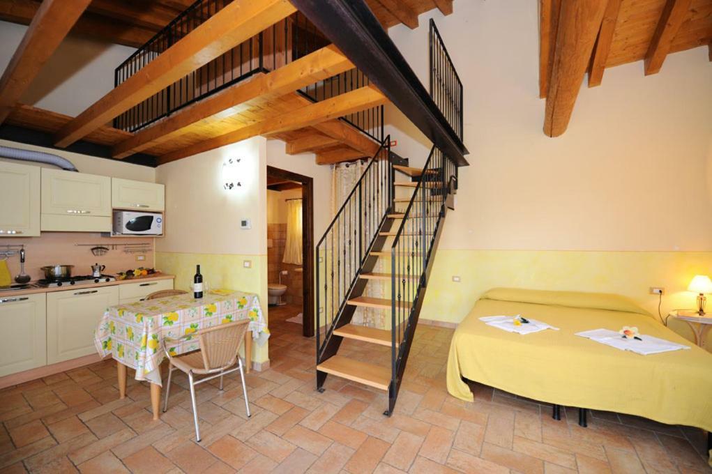 פסקיארה דל גארדה Agriturismo Lizzarola מראה חיצוני תמונה